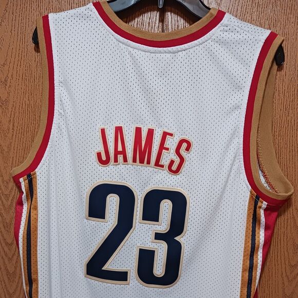LeBron James (Mitchell/Ness)-(Cavs)-(Jersey)-(White)-(New Condition)-(XL)-$100 - Picture 9 of 11